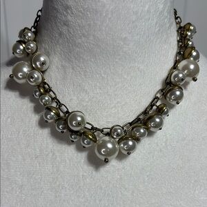 Stella & Dot pearl and gold tone necklace